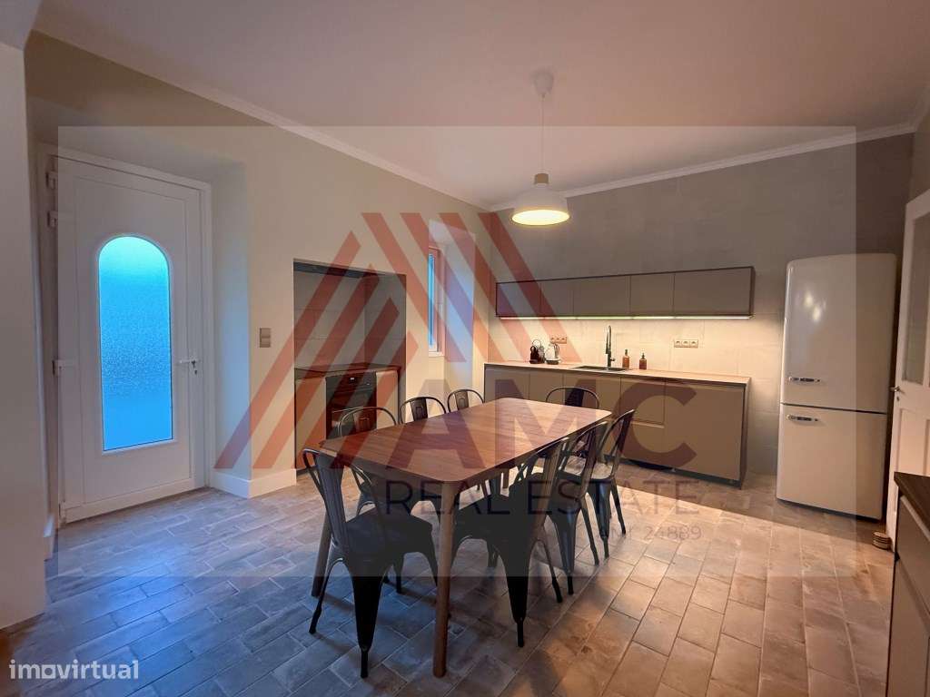 MORADIA T6 NO CENTRO DA VILA DA MADALENA-11