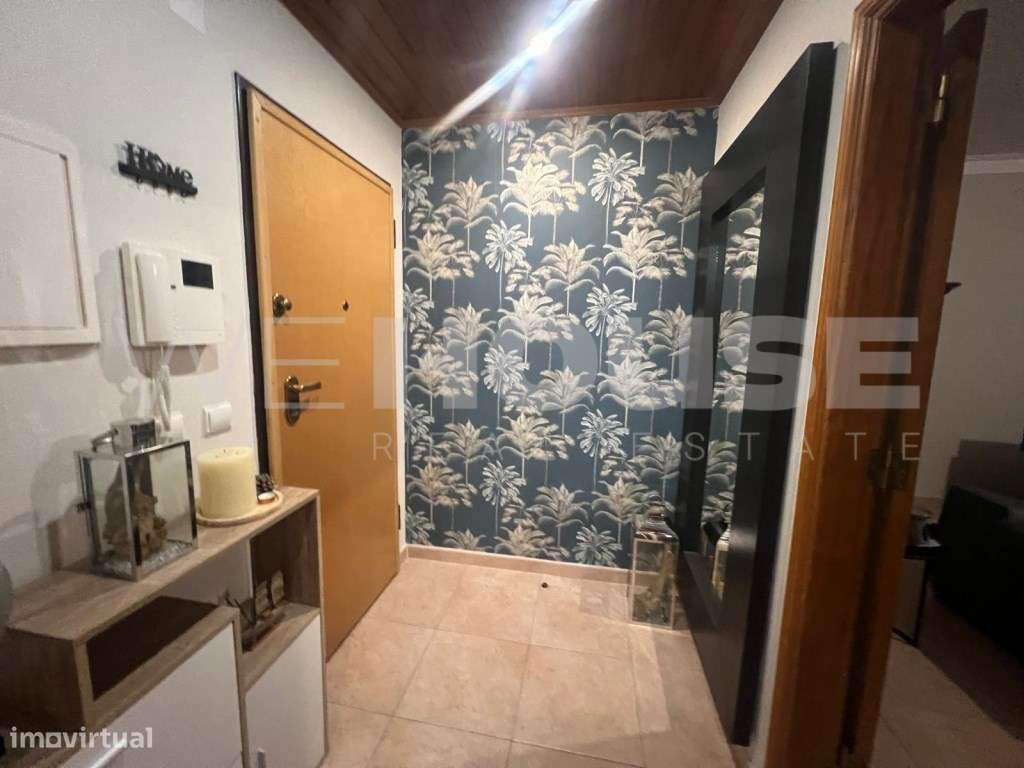 T2 com Lareira, Excelente Luz Natural e Ótima Distribuição | Pronto...-16