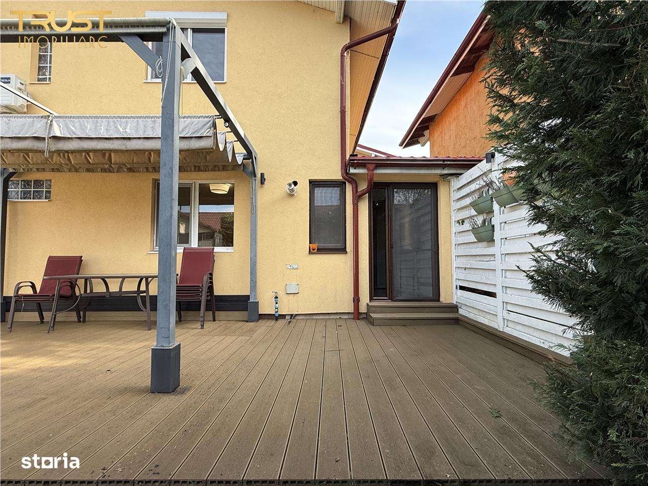 Duplex cu 4 camere l Sub Cetate l 165 MP Curte-16