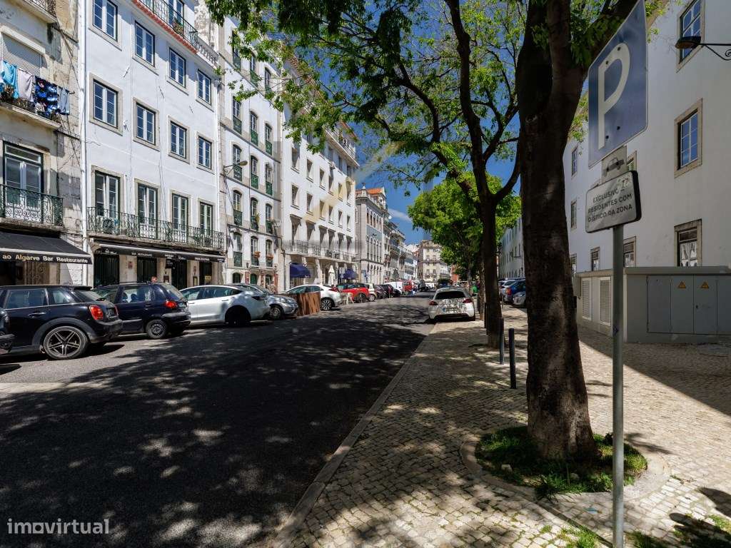 Apartamento T2 em Alfama, excelente localização-34