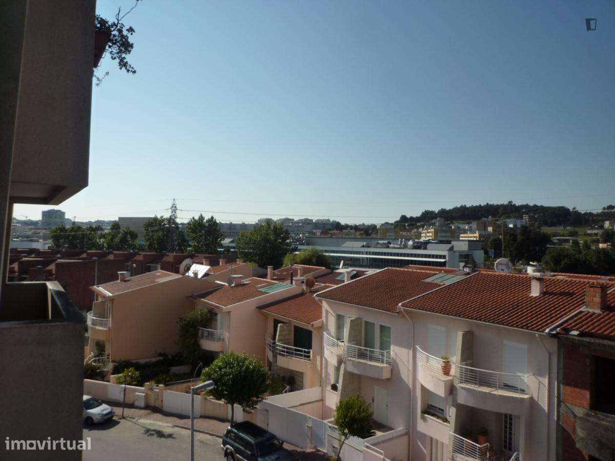 Apartamento com 2 quartos - localizado em Nogueiró e Tenões Braga - Grande imagem: 4/7