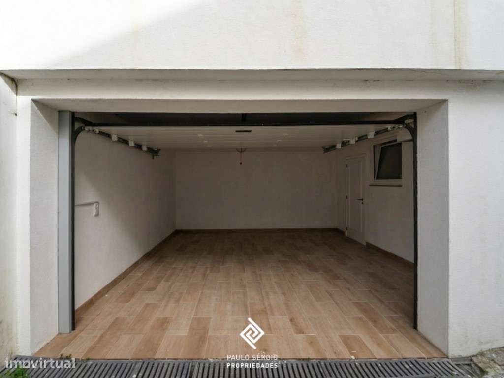 Moradia T3 localizada em Serzedo-26