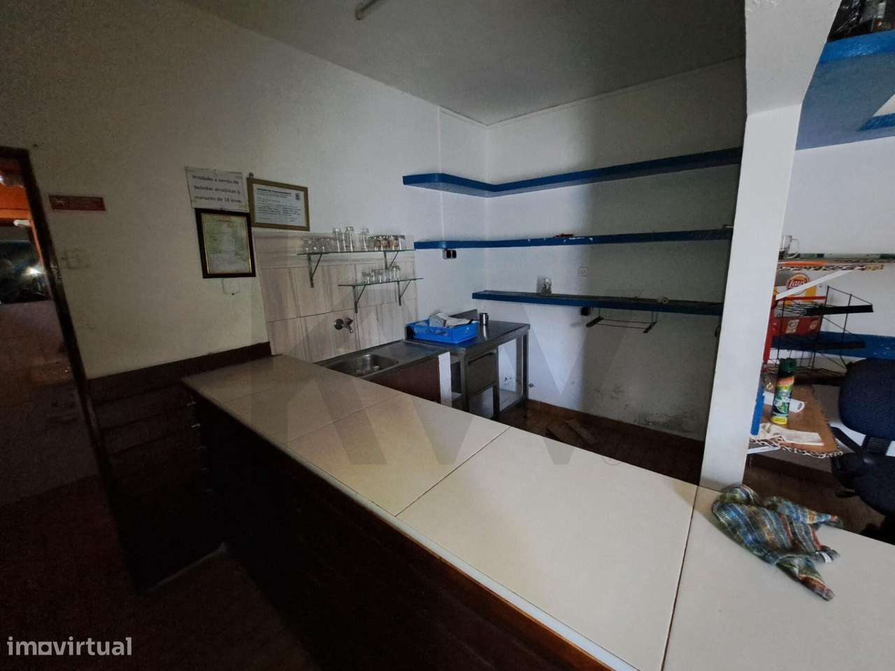 Moradia T3 para Remodelação com Entradas Independentes e Elevado Poten - Grande imagem: 4/17