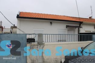 Moradia T2 Térrea C/Terraço Renovado-Gaia