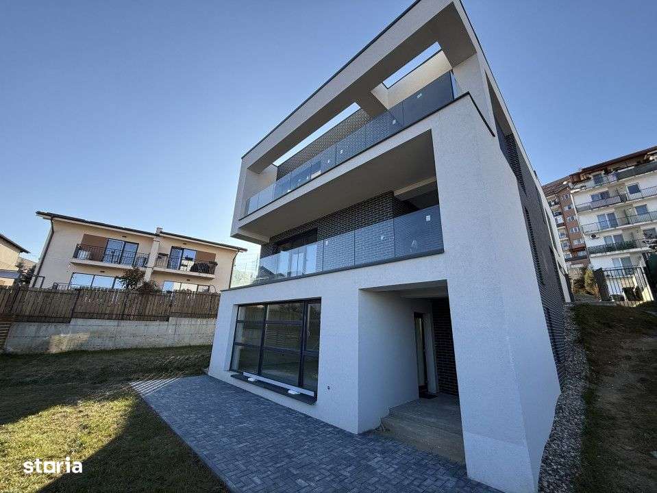 Apartament semifinisat, 160 mp utili cu teren de 350 mp, zona Campului - Imagine principală: 5/19