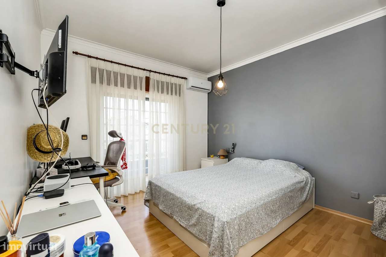 Excelente Moradia T3+1 em Vale de Milhaços, Seixal-11