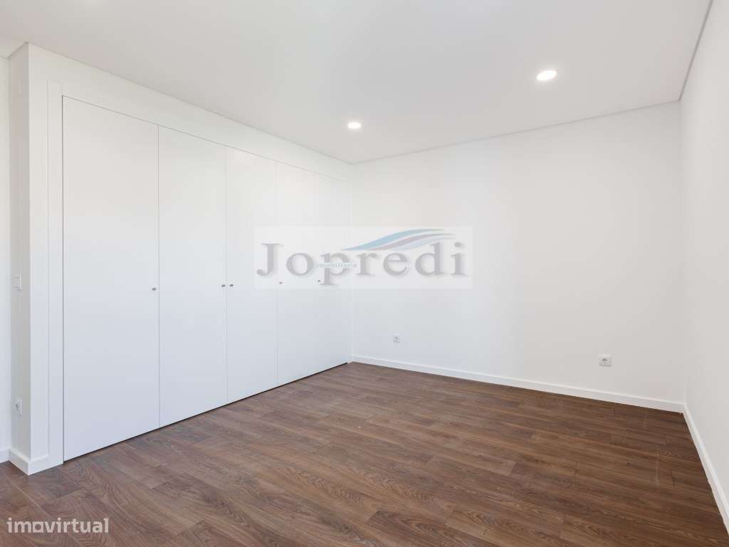 Moradia Geminada T4 nova-23