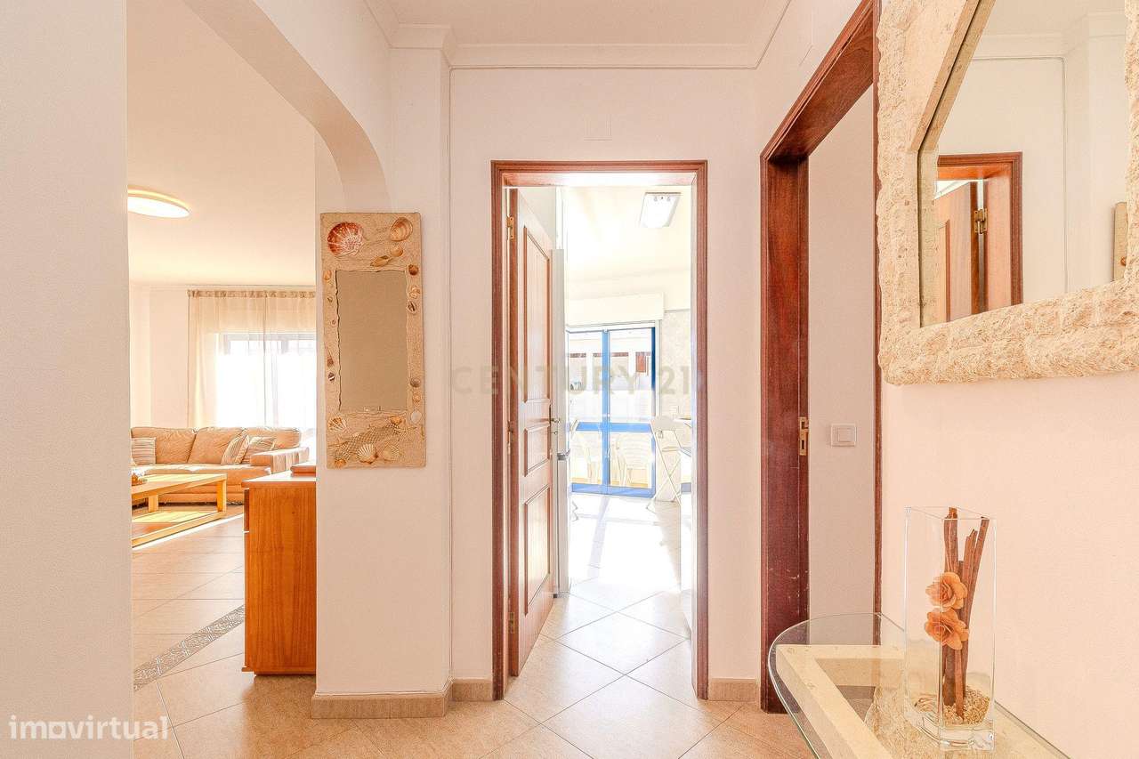 Apartamento T3 com piscina e lugar de garagem em Albufeira - Grande imagem: 5/50