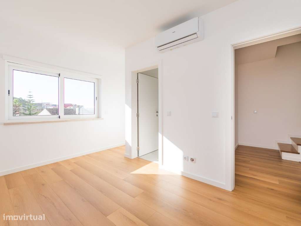 MORADIAS T2+1 e T3+1 GARAGEM E JARDIM, BELAS-39