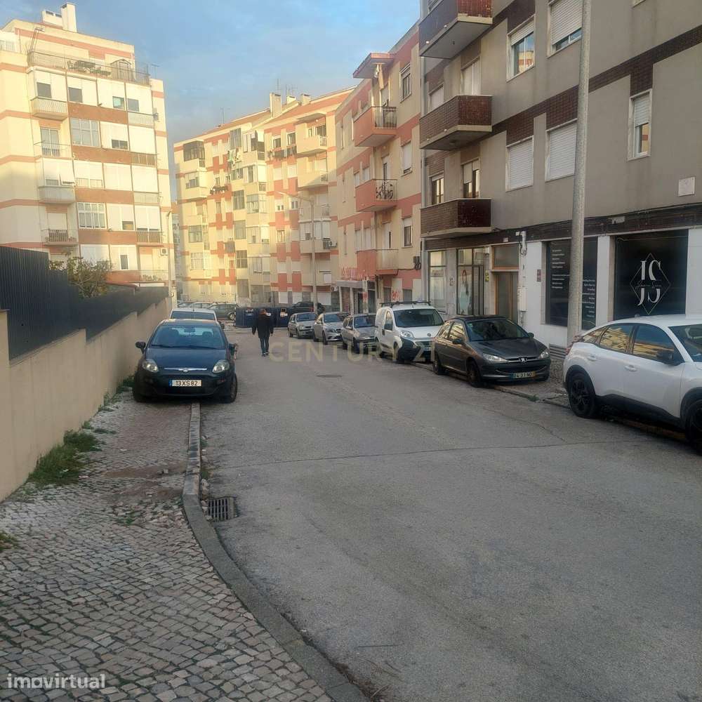 Apartamento T2 - Cruz de Pau - Grande imagem: 2/13