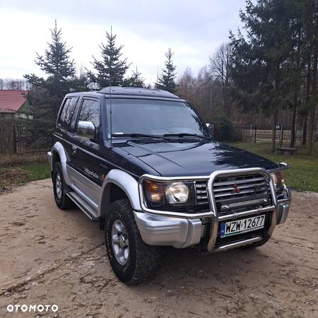 Mitsubishi Pajero 3.0 GLS - 7