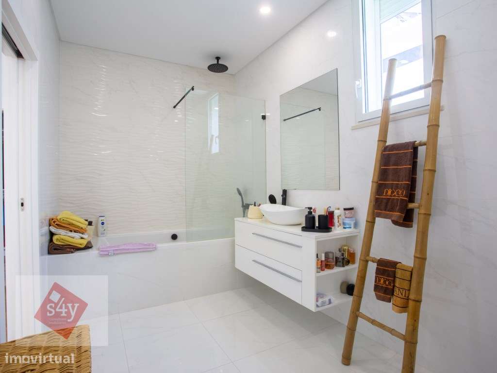 Moradia em Belverde - Piscina e Garagem!-32