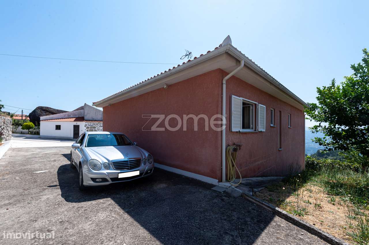 Moradia, 126 m², Padreiro (Salvador e Santa Cristina) - Grande imagem: 3/39