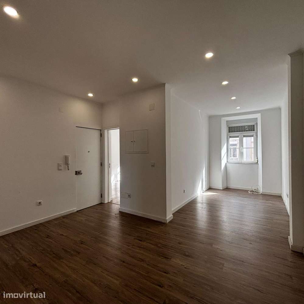 T2+1 Totalmente Remodelado em Edifício Recuperado!-9