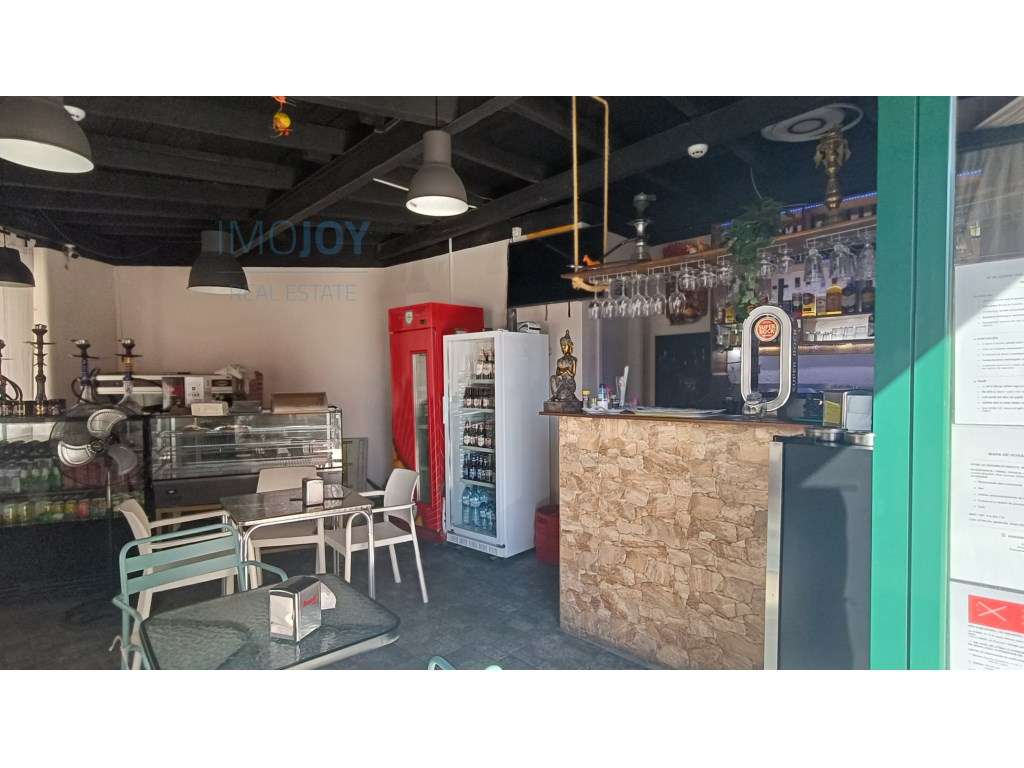 Restaurante com Dois Pisos e Esplanada em Campo de Ourique - Grande imagem: 3/29