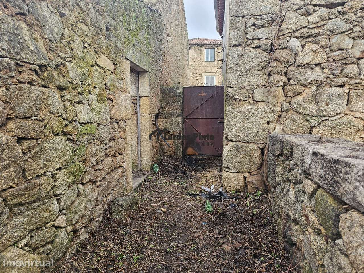 Moradia para remodelação - Grande imagem: 4/16