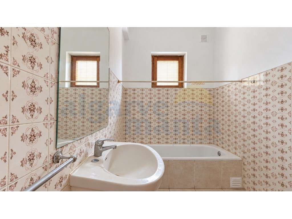 Apartamento T2 para Remodelar na Porta Nova - Tavira | Excelente Po...-14