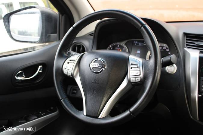 Nissan Navara 2.3 dCi CD 4WD N-Connecta Nav+Barras - 17