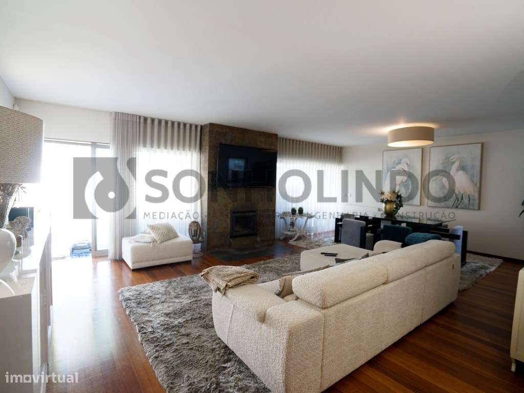 Moradia T4 com piscina de 3 frentes com excelentes áreas, tanto a n... - Grande imagem: 5/49