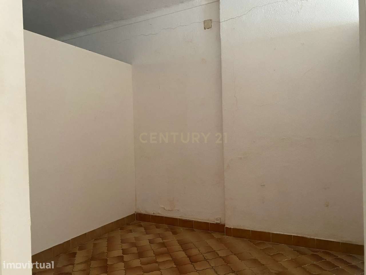 Prédio 2 pisos | Zona do Miradouro Setúbal - Grande imagem: 4/15