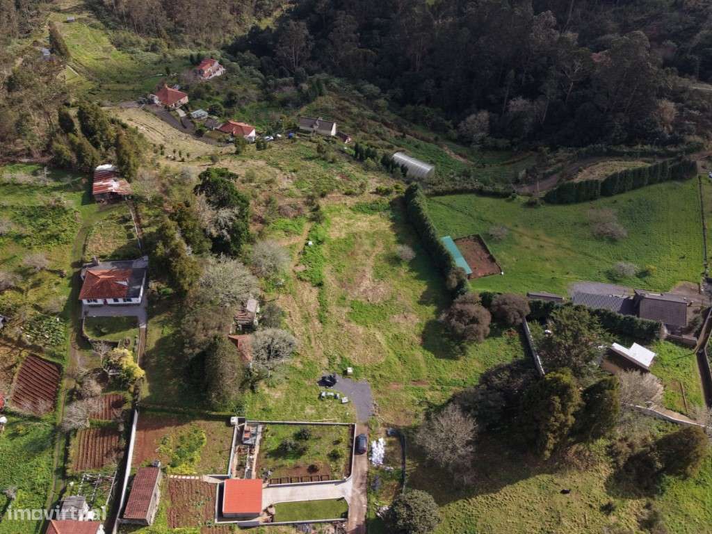 Moradia com terreno de 1.2 ha - Santo da Serra-13