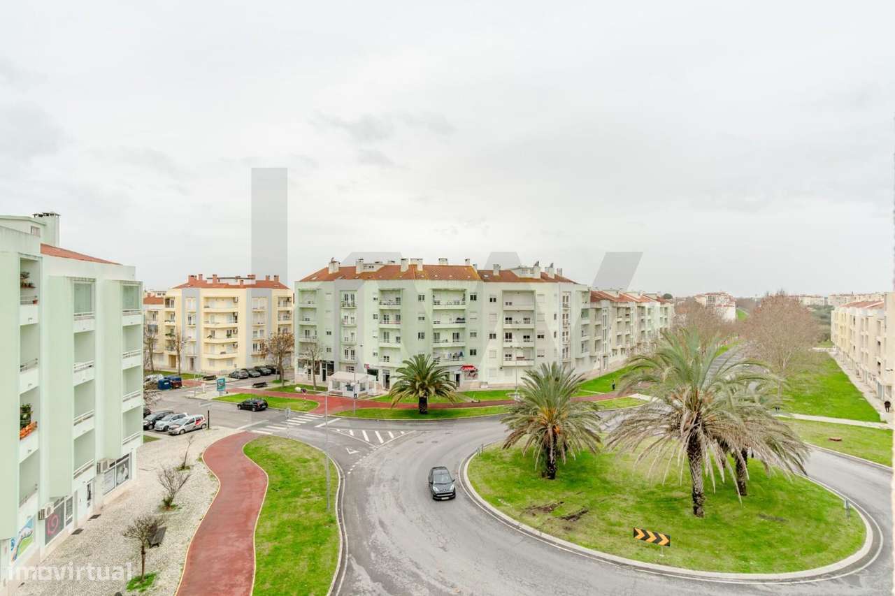 Apartamento T2 com elevador, varandas, arrecadação e Vista Fantástica-28