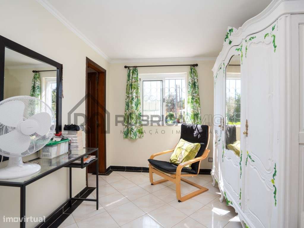 Moradia térrea de 3 quartos e piscina-32