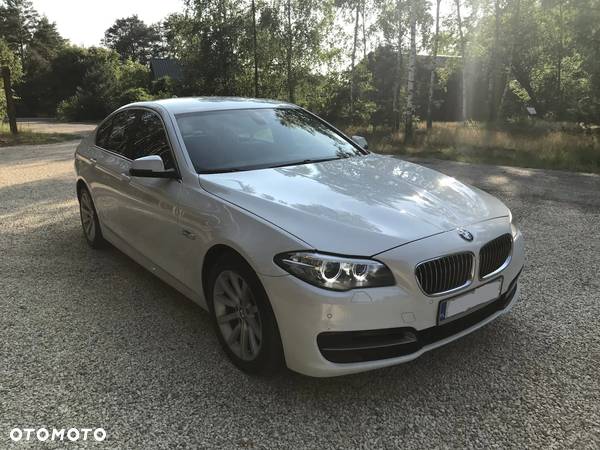 BMW Seria 5 525d xDrive - 17