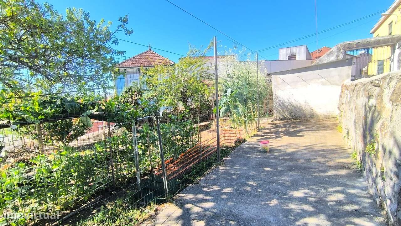 Quintinha com 4 Casas em Porto Campanhã-20