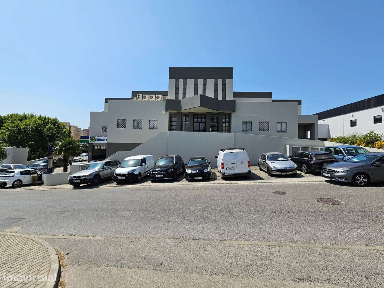 Escritório com Armazém Venda Carnaxide | 1.520 m2 | 11 Estac-25