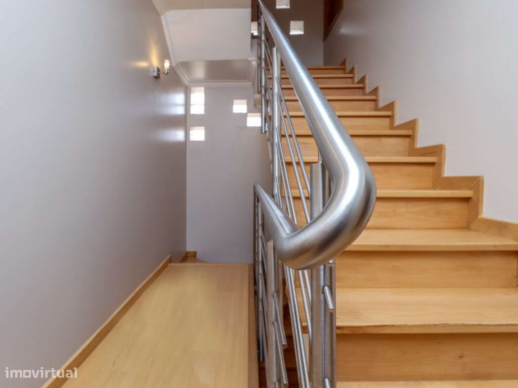 Moradia independente à venda no centro de V.N. Santo André-13