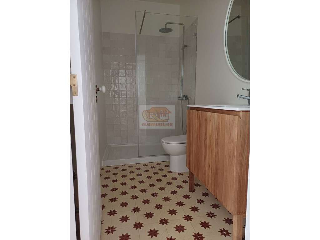 Moradia renovada - centro-10