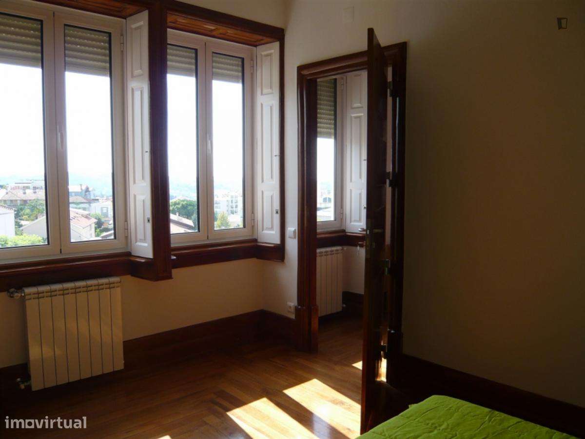 Quarto - localizado em Cidral Coimbra - Grande imagem: 3/10