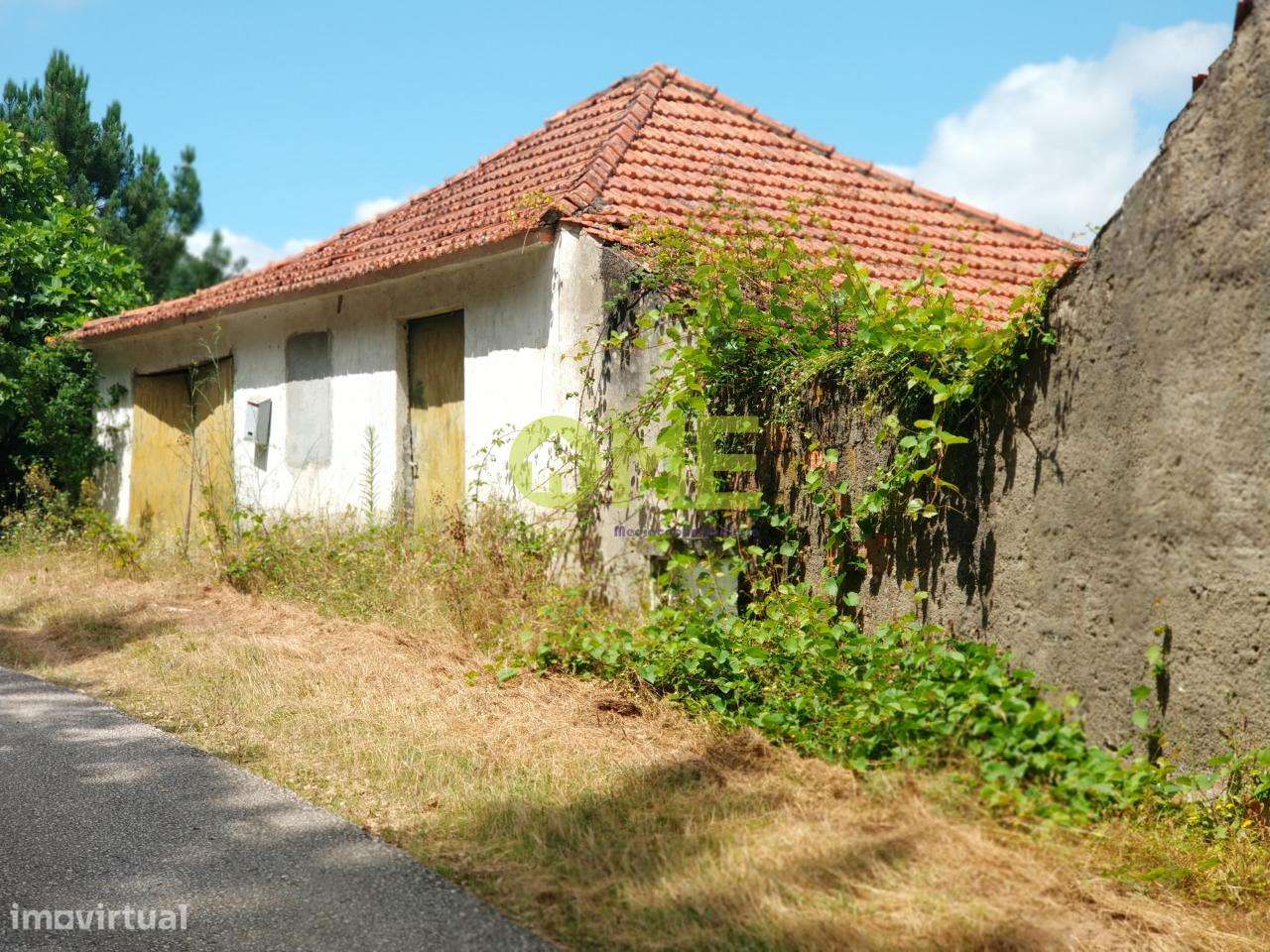 Moradia para restauro com terreno - Grande imagem: 3/12