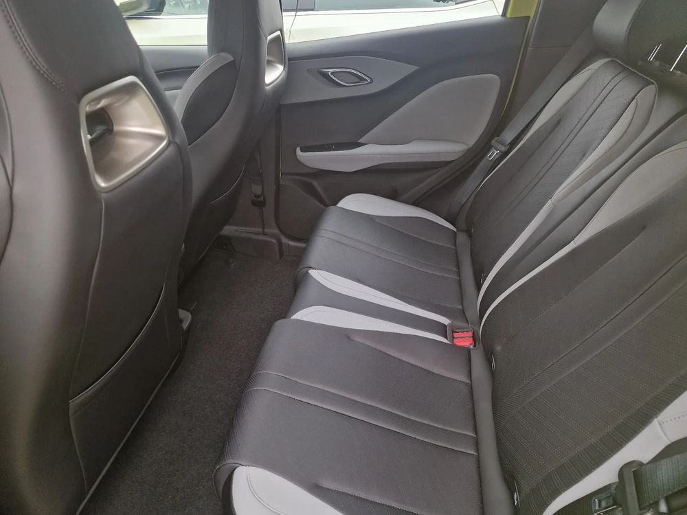 Samochód Demo / Zasięg 310 km / Kamera 360 / Przyciemniane szyby