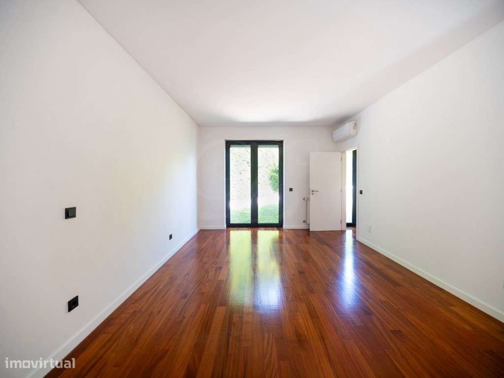 Moradia T5+2 c/piscina e Vista sobre Palácio de Sintra e Serra | Si...-17