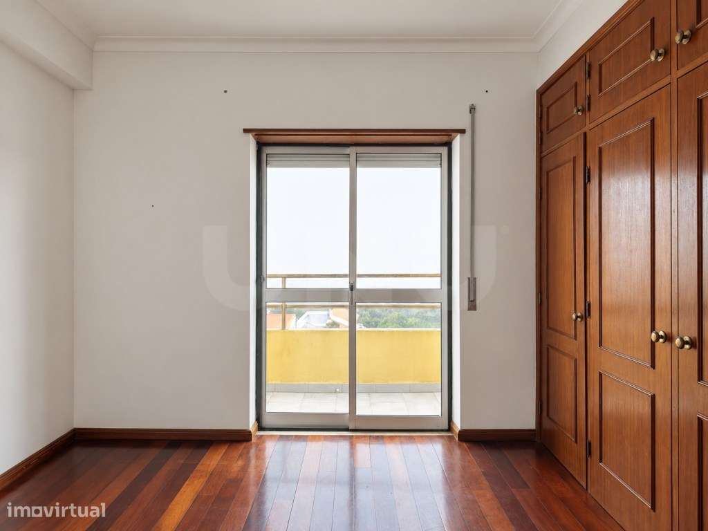 Apartamento T2+1 com vista mar para venda em Santa Cruz.-16