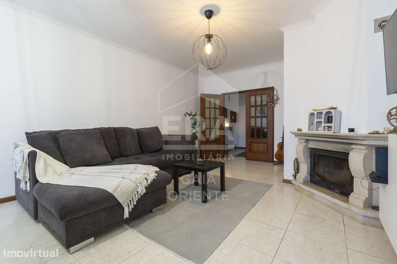 Apartamento T3 com Áreas Generosas em Serzedo-14