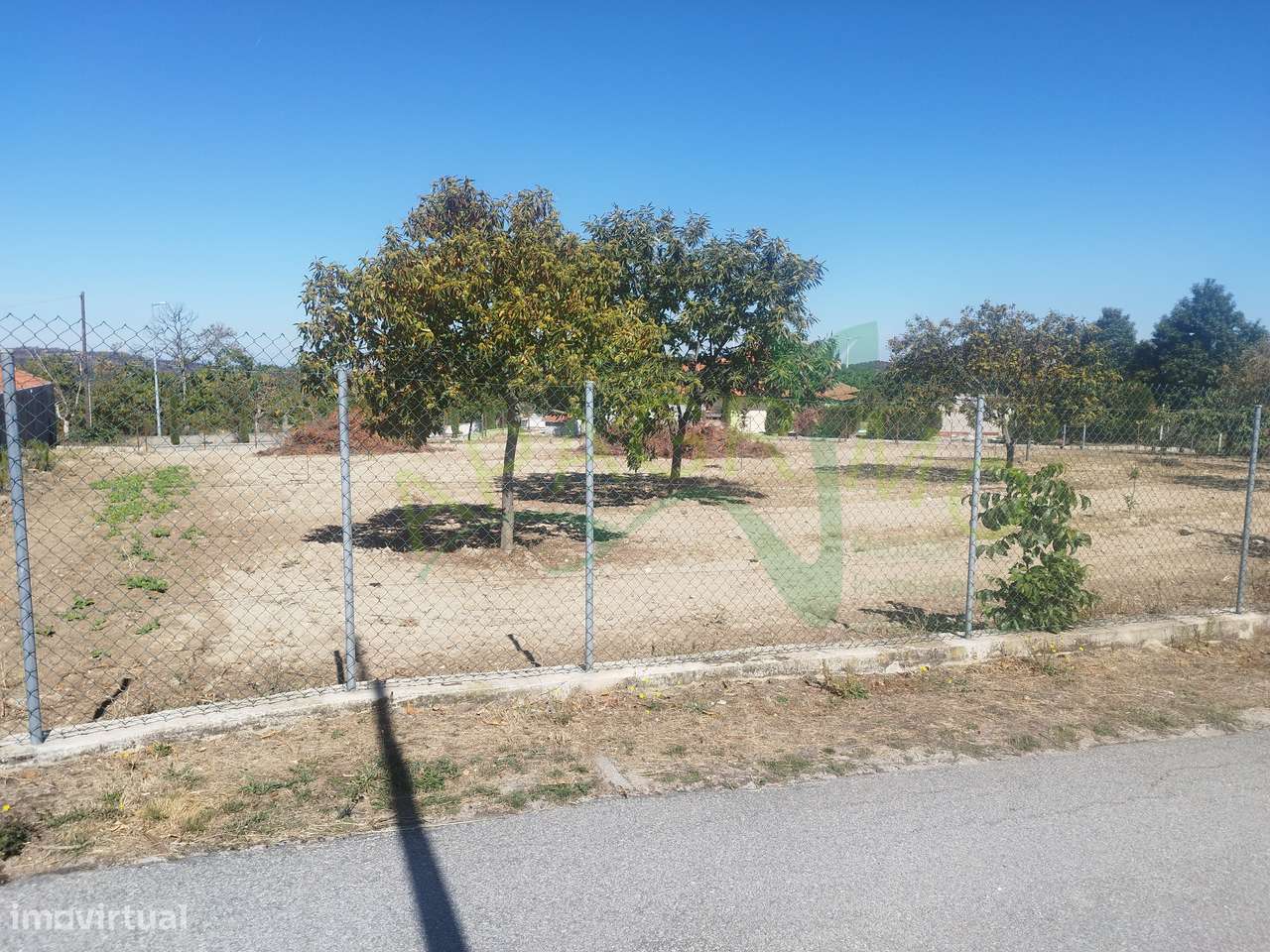 Terreno urbano para construção em Penedono-8