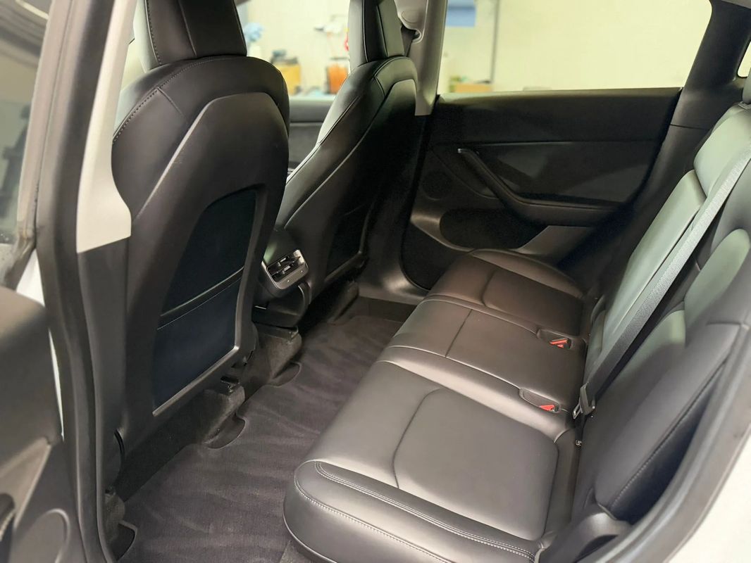 Tesla Model Y Long Range Dual Motor AWD - 19