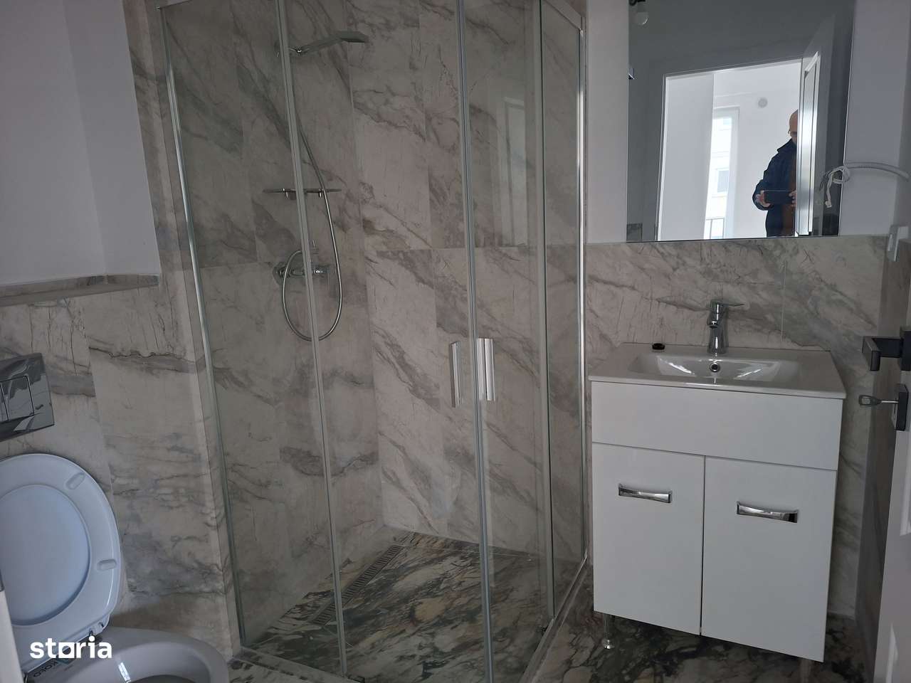 Garsoniera in bloc nou-2