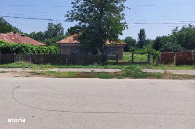 Vanzare casa cu teren in oras Bechet, jud. Dolj - Licitatie 09.07.2025-0
