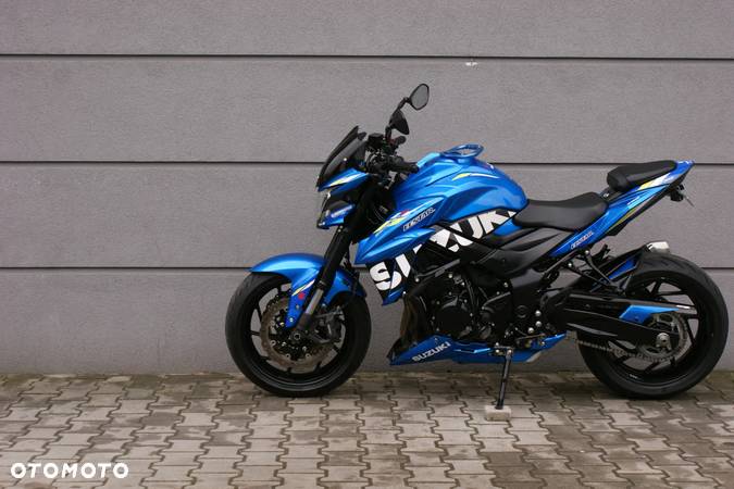 Suzuki GSX - 7