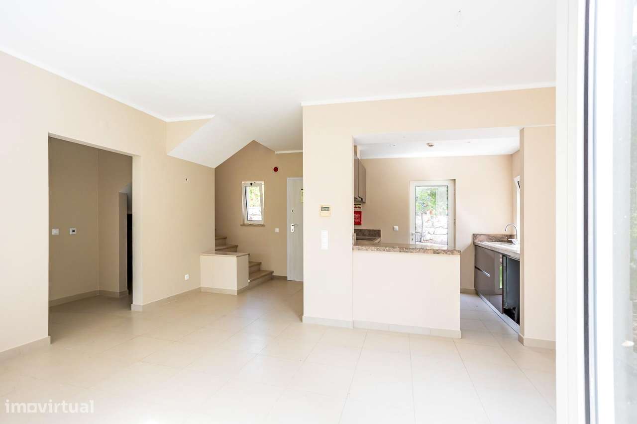 Moradia de Luxo em Condomínio Exclusivo com Piscinas no Carvoeiro-9