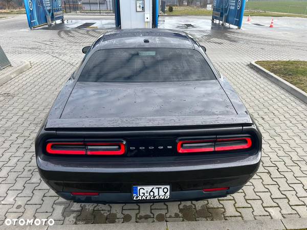 Dodge Challenger - 3