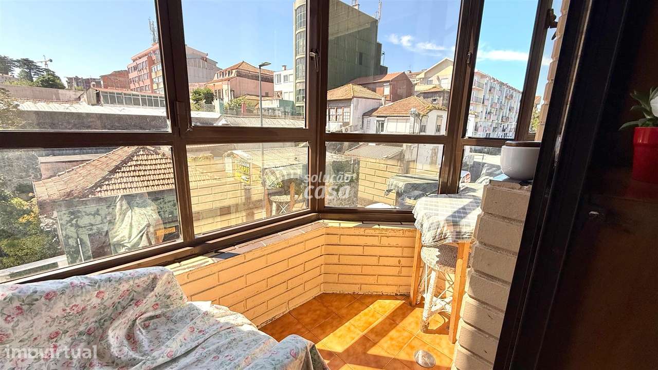 Apartamento T2+1 com Garagem, no Jardim Soares dos Reis!-11