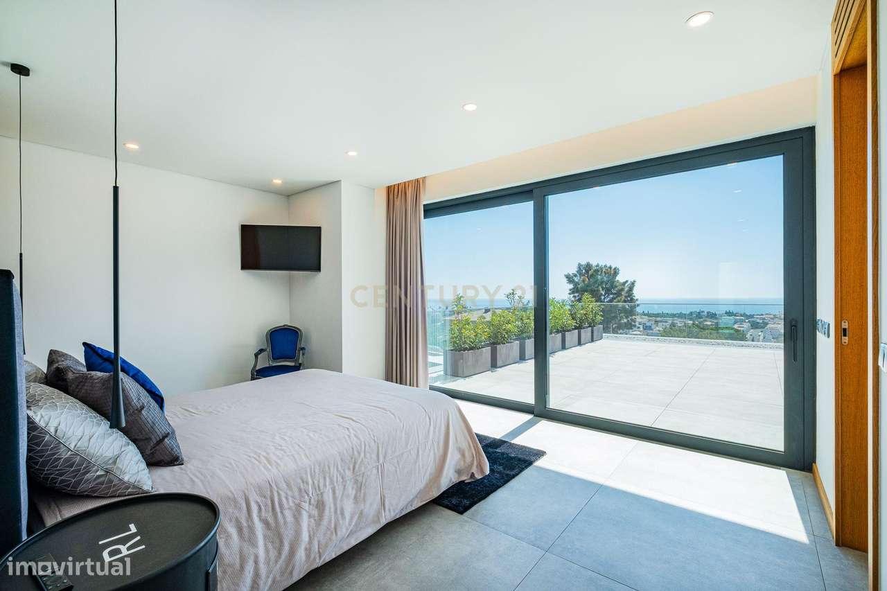 Villa de Luxo com 5 quartos e Vista Mar Panorâmica-17