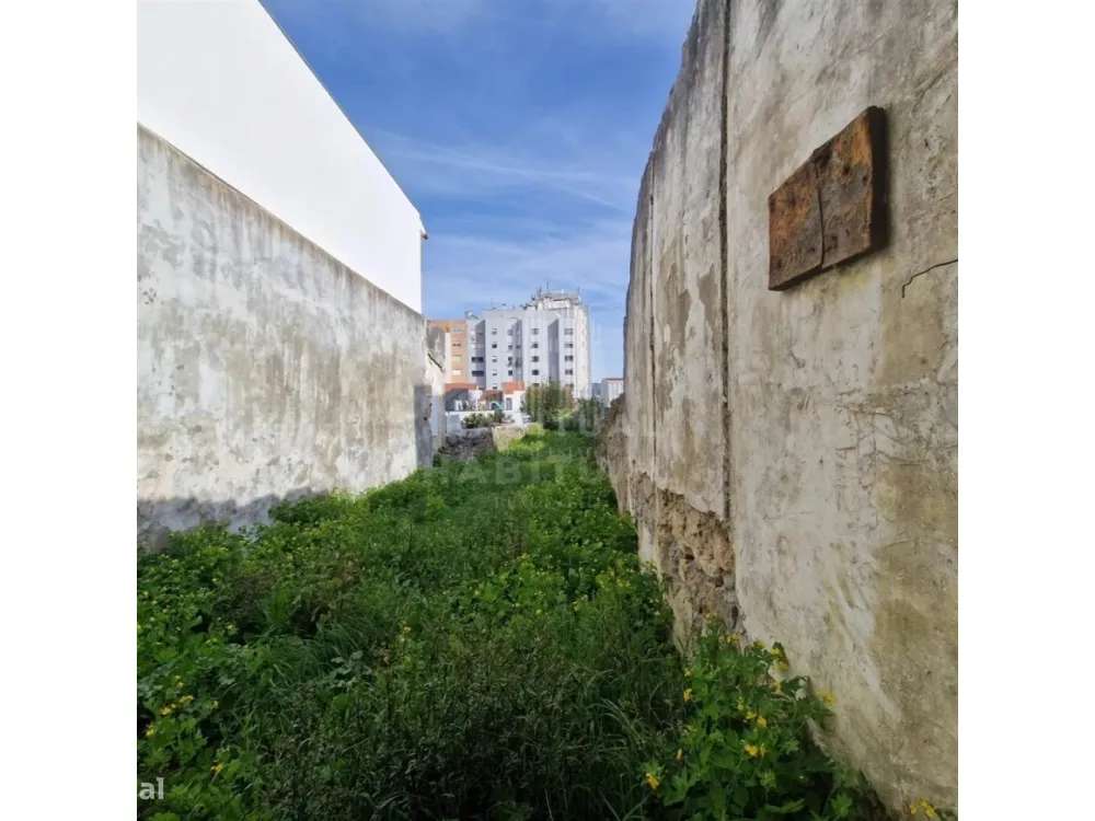 CASA PARA RESTAURAR COM PROJETO APROVADO EM VIANA DO CASTELO - Grande imagem: 4/7