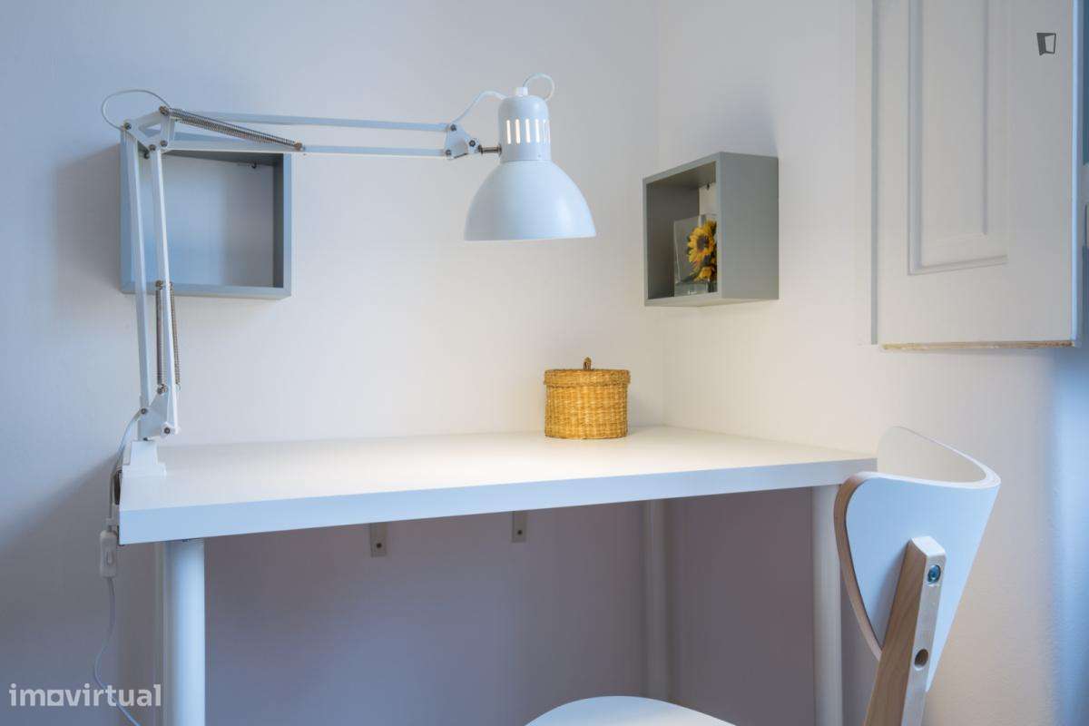 Quarto - localizado em Oeiras Lisbon - Grande imagem: 4/6