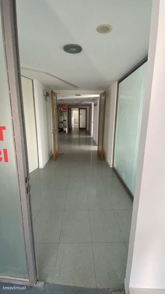 Escritório de 447m², com privilegiada vista, no Centro do Porto-14